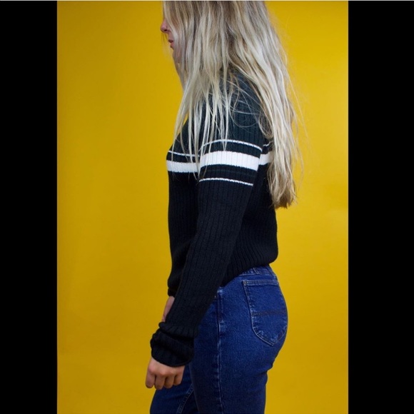 Oversized turtleneck sweater - Picture 2 of 4